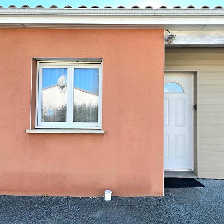 Logement Thermale Et De Tourisme Les Acacias 2 Jonzac Luaran gambar