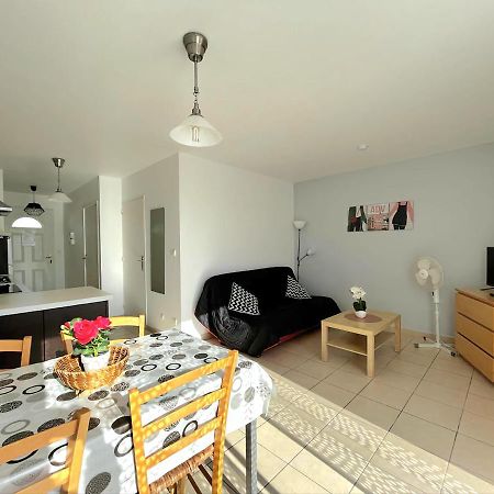 Logement Thermale Et De Tourisme Les Acacias 2 Jonzac Luaran gambar